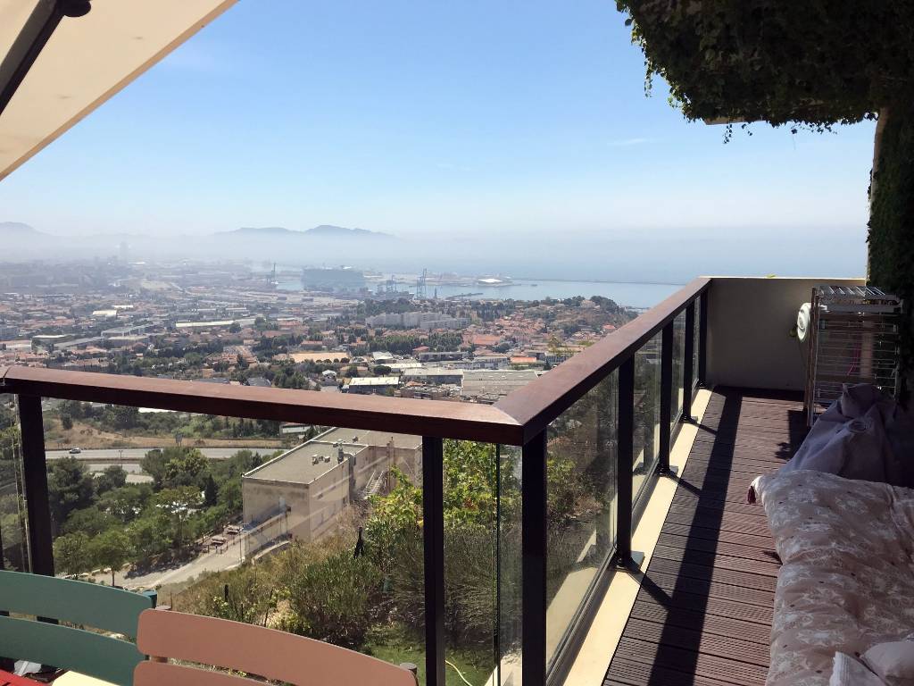 Appartement T3 dans résidence standing HAUTEURS DE L'ESTAQUE 16ème. Terrasse vue Mer. Garage