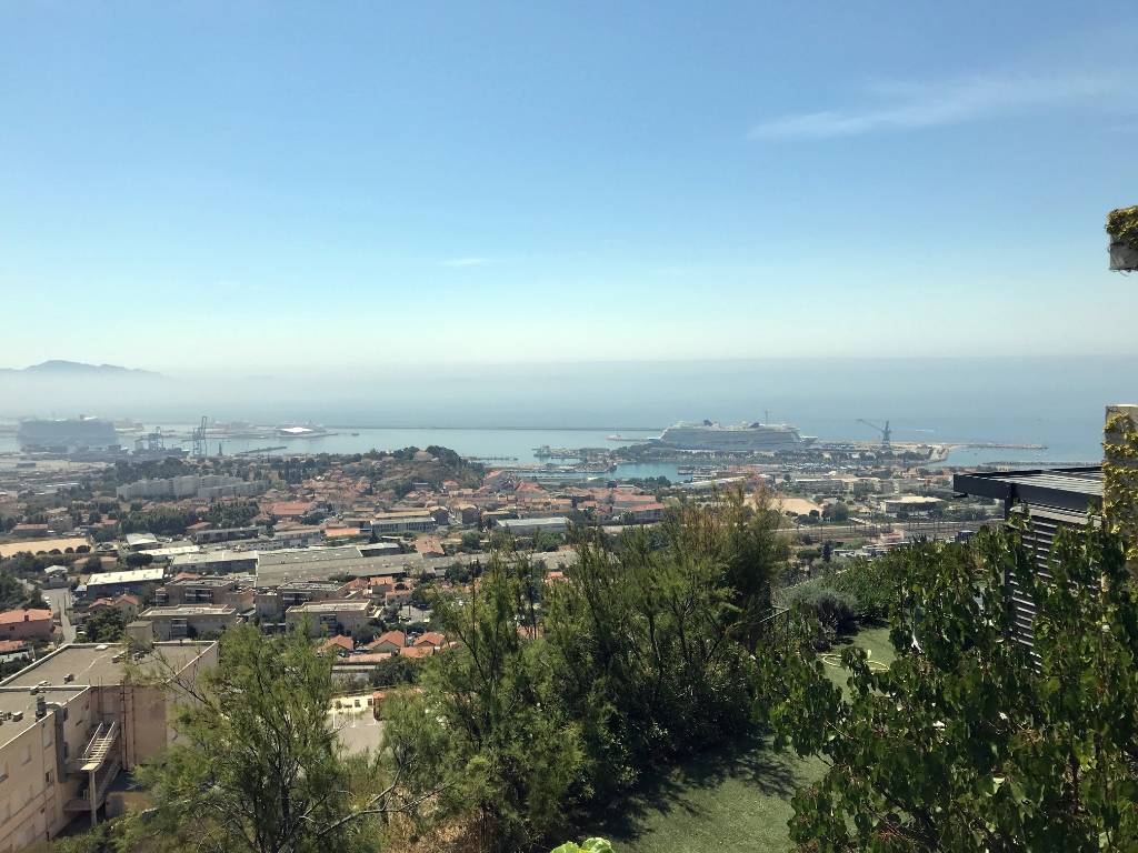 Appartement T3 dans résidence standing HAUTEURS DE L'ESTAQUE 16ème. Terrasse vue Mer. Garage