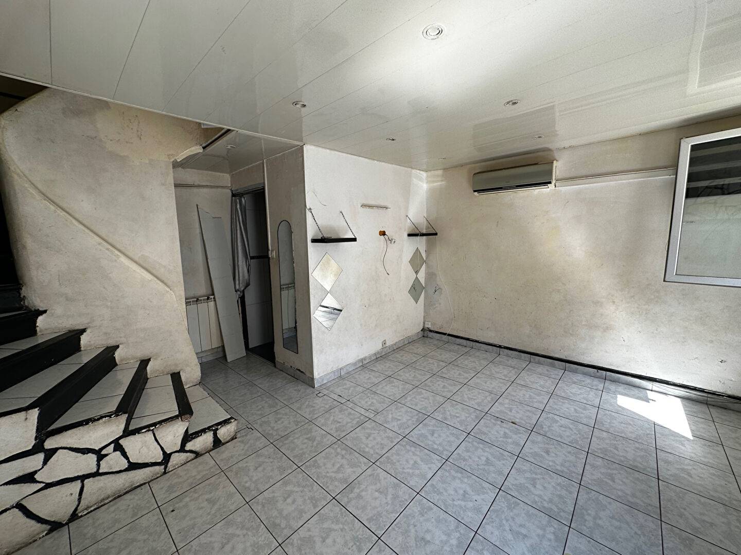 ESTAQUE Maison de ville de 45m² habitables environ dans une traverse calme