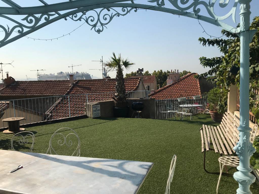 ESTAQUE VILLAGE. Maison de village T2 avec terrasse et vue mer