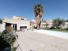 EXCLUSIVITE. / HAUTEURS 16° arrond. Belle maison contemporaine avec beau jardin et piscine