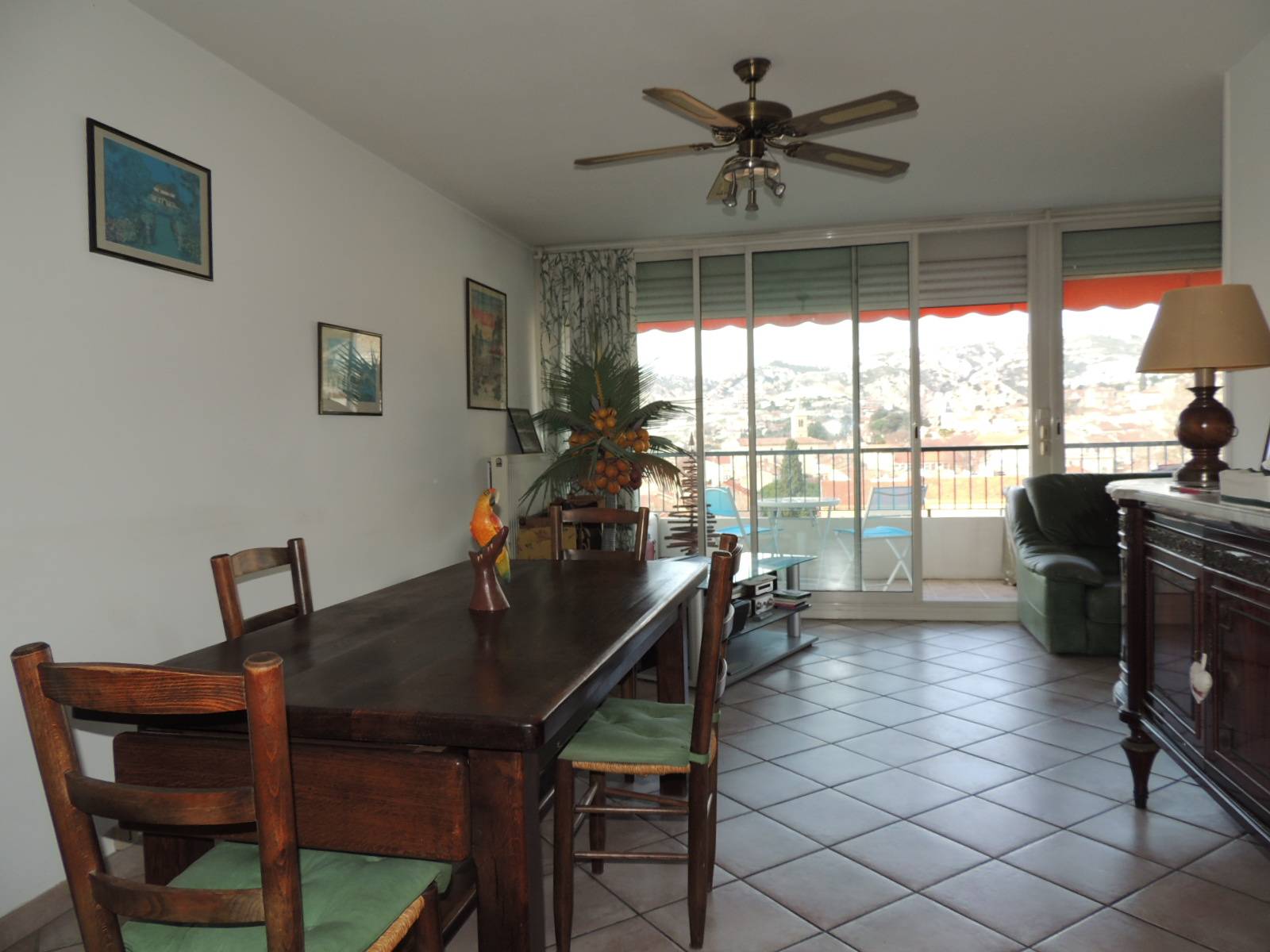 Appartement T4 avec terrasse vue mer et collines parking