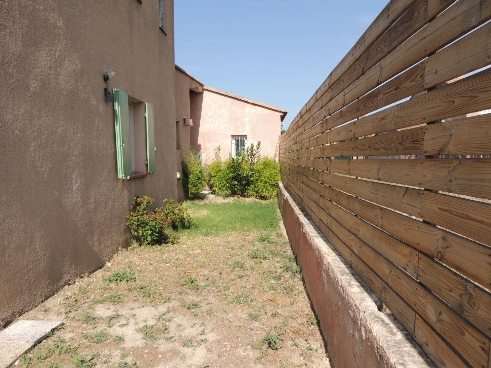 GIGNAC LA NERTHE VILLA T4 AVEC JARDIN TERRASSE ET GARAGE DANS  SECTEUR RESIDENTIEL