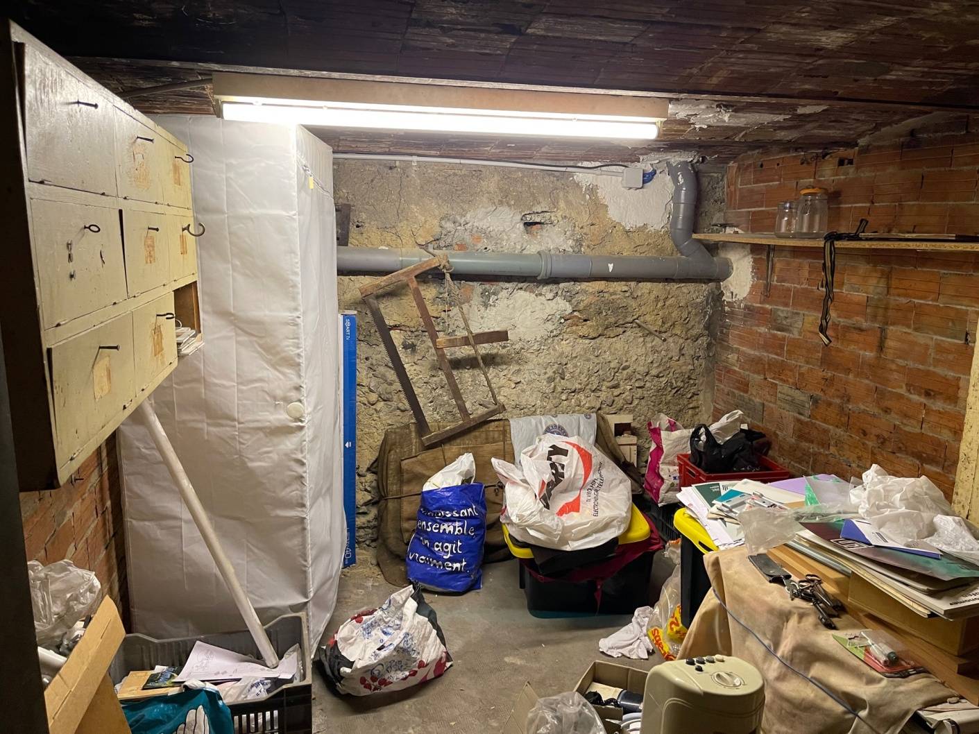 SAINT-ANDRE 16EME. Appartement T3 en RDC avec terrasse et cave