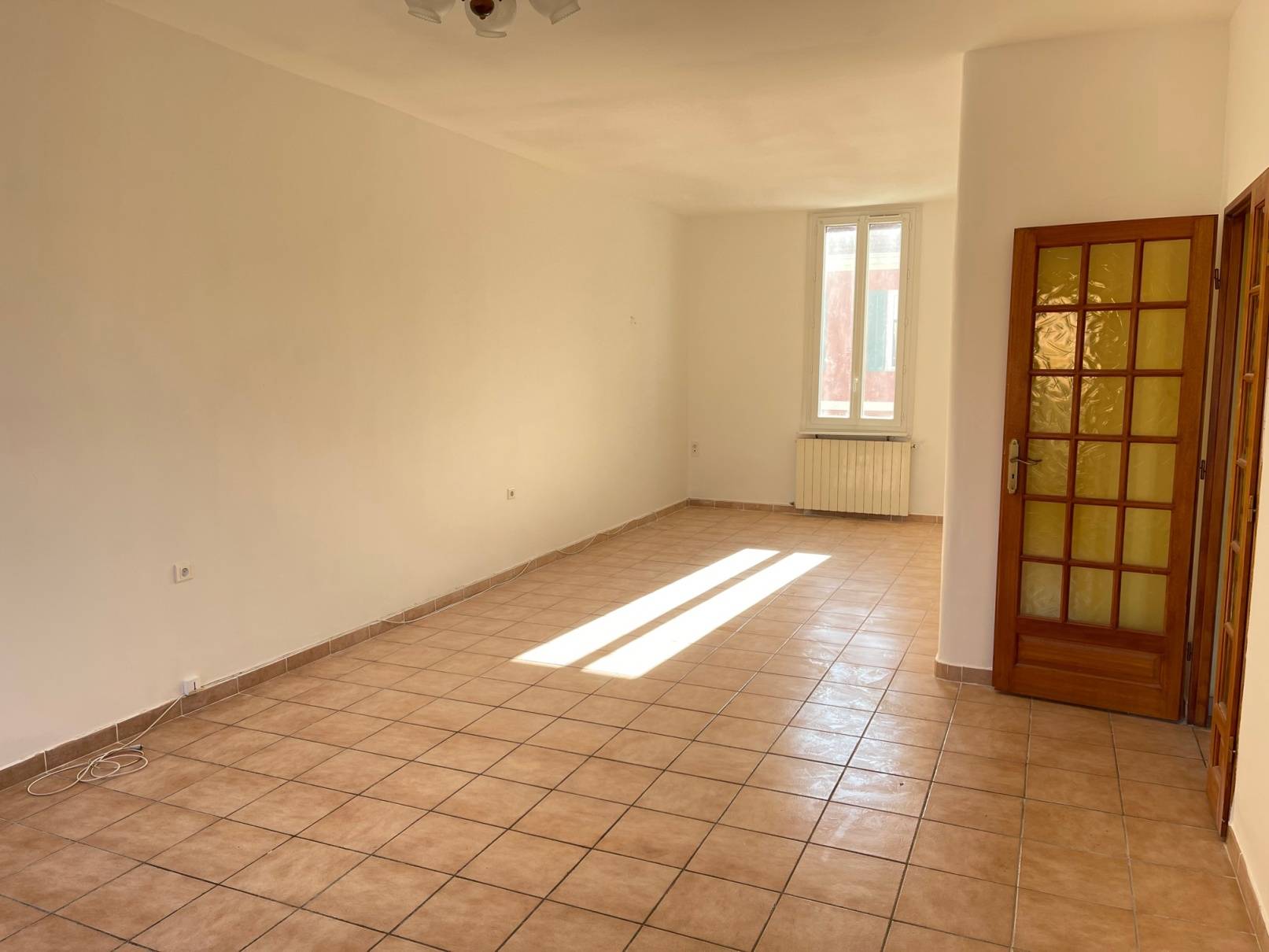 L'ESTAQUE 16EME. Grand appartement T4/5 avec terrasse et cave.