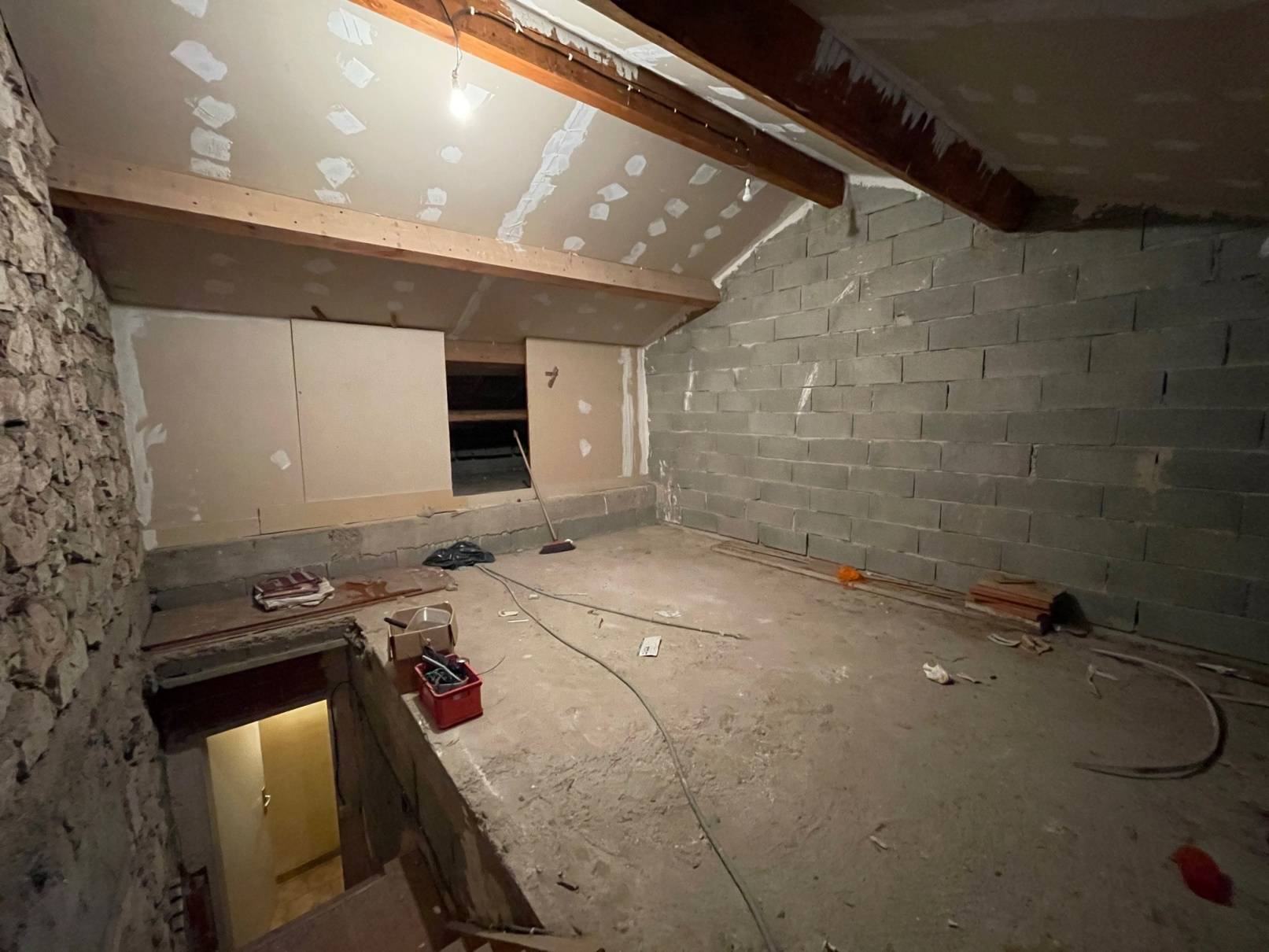 L'ESTAQUE 16EME. Grand appartement T4/5 avec terrasse et cave.