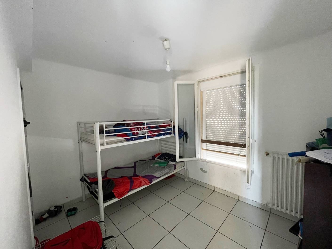 SAINT-LOUIS 15EME. Appartement T4 rénové avec loggia et cave