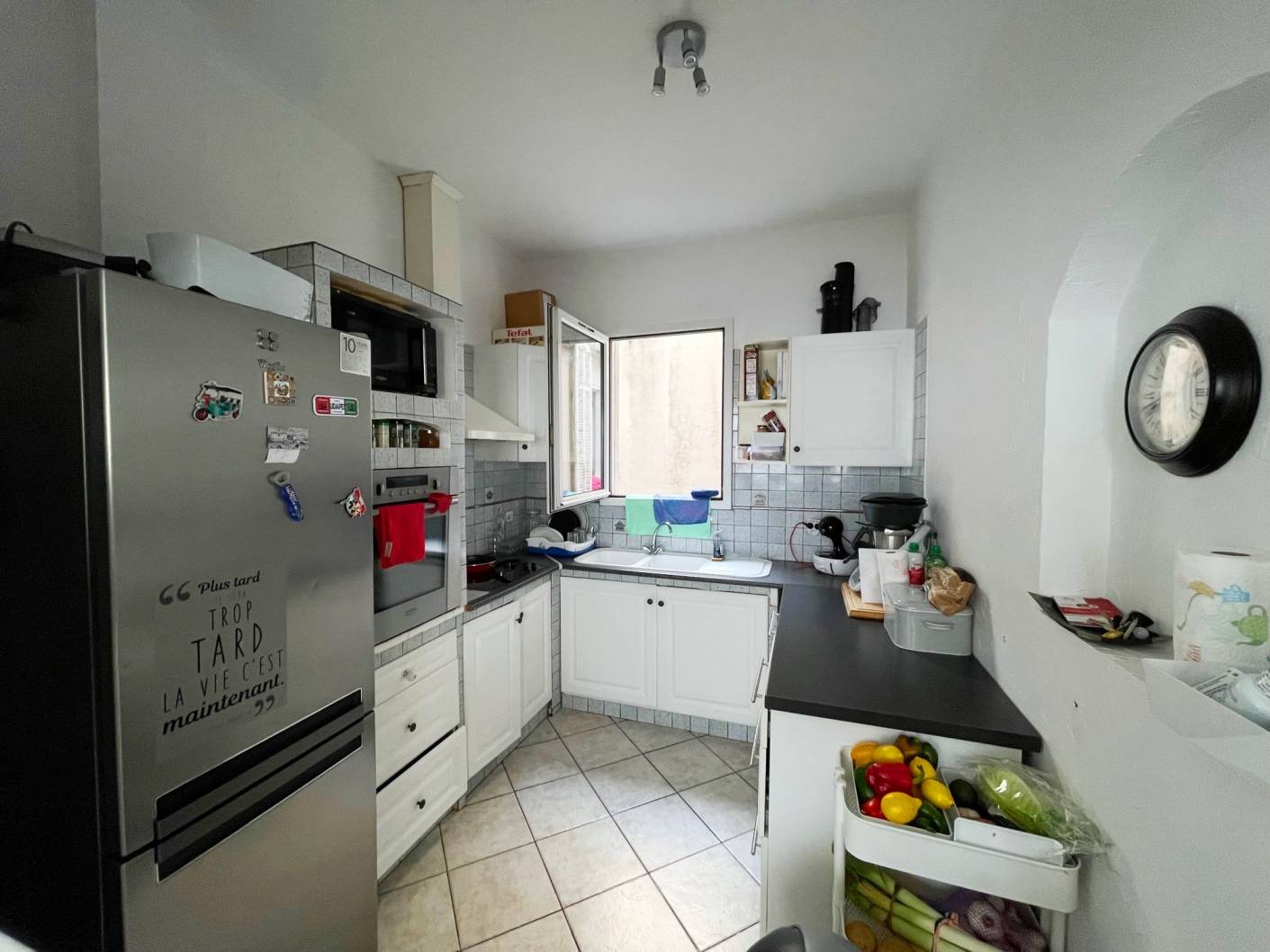 HAUTEURS DE L'ESTAQUE . Appartement T3 de 60 m² petite copropriété. Excellent état. Cave