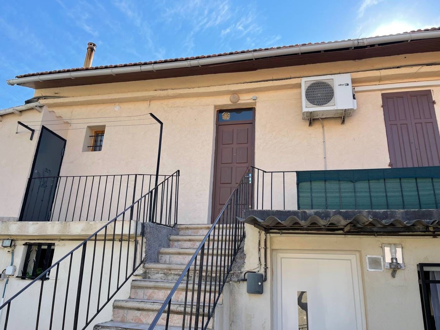 L'ESTAQUE 16EME. Appartement T3 avec Jardinet 40 m² env. Vue mer.