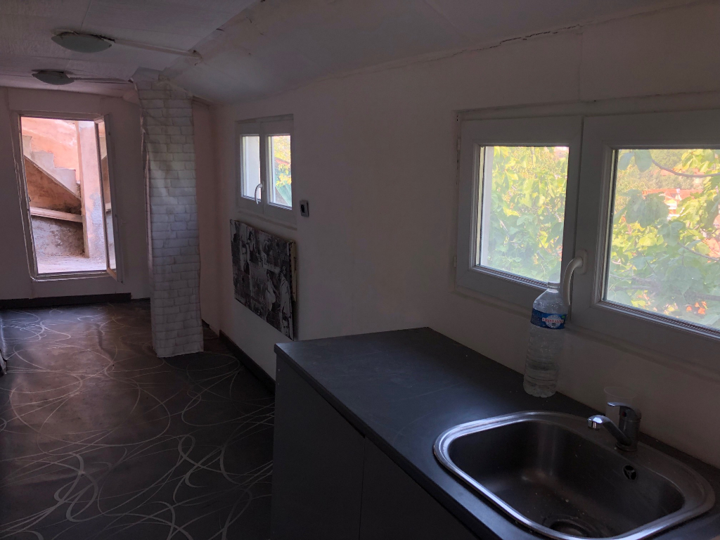 Appartement T3 13016 mourepiane Belle vue dégagée, terrain en restanque attenant et grande dépendance