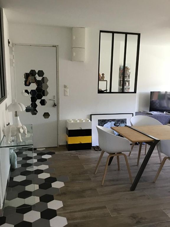 Appartement T3 CARRY LE ROUET Centre ville excellentes prestations. Terrasse. Parking privé