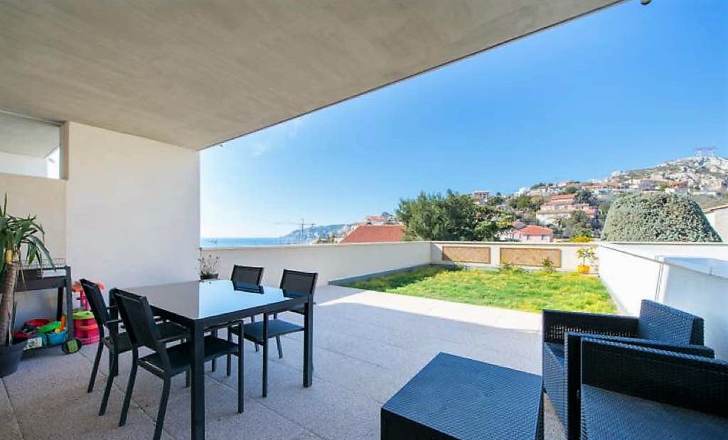 T3 MARSEILLE 16EME ESTAQUE Jardin. Terrasse. Garage double. Vue Mer.