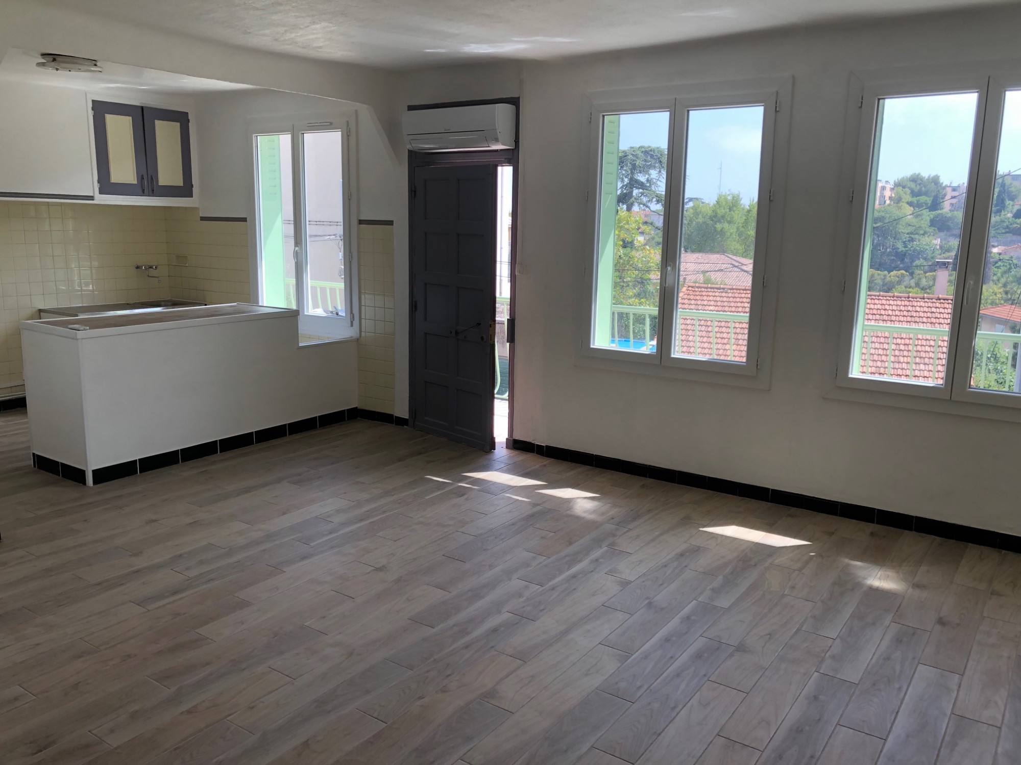 Appartement T3 Marseille 15 Eme LES BASTIDES Balcon et possibilité grand Garage